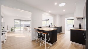 Spacious, well-equipped kitchen 