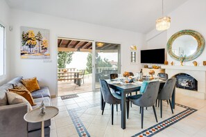 Villa Aris by Ezoria Villas (14420)