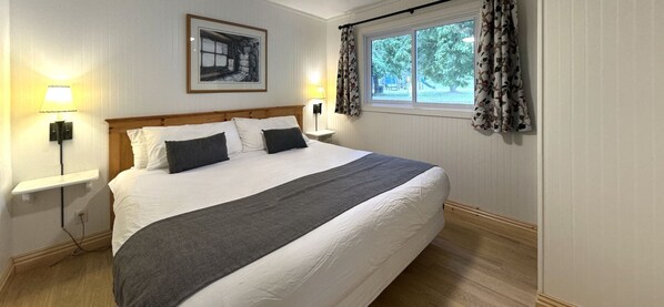 Unit with comfortable bed