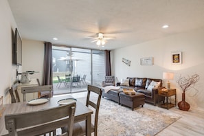 Living Room | Smart TV | Board Games | Free WiFi