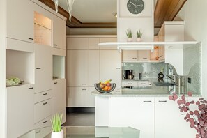 Kochen mit Leichtigkeit - Unsere großzügig gestaltete Küche bietet viel Platz und ist mit allem ausgestattet, was das Kochherz begehrt.