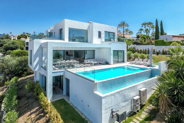 Marbella Elegant holiday Villa with Heated Pool Sea Views.