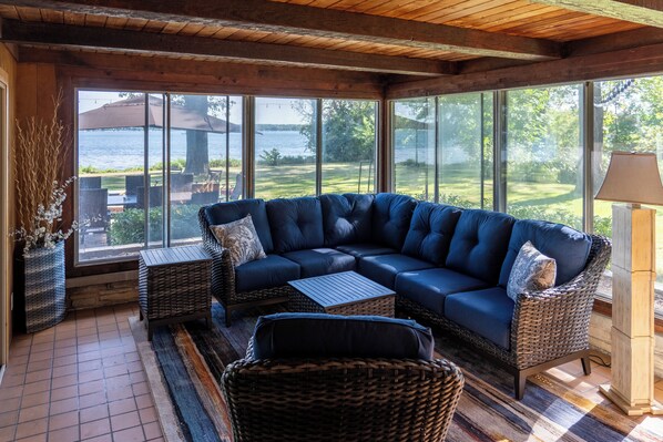 Lakehouse Three Seasons Room
