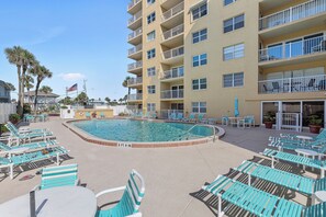 Ponce de Leon Towers Pool
