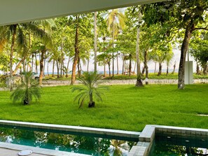 ocean front pool