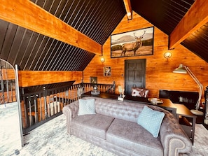 Mezzanine with balcony and views of Loch Ness