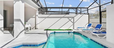 Private Pool & Patio