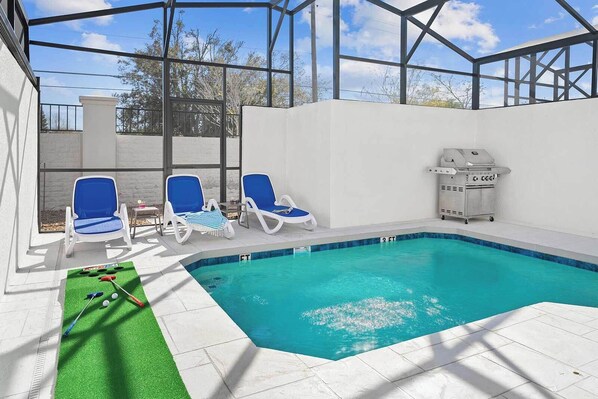 Private Pool & Patio