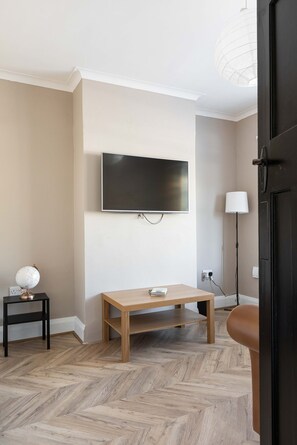 Living Room / Lounge