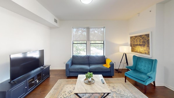 110 30th Ave Living Room