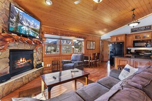 A3 Luxury Living Room W/Dining Area View