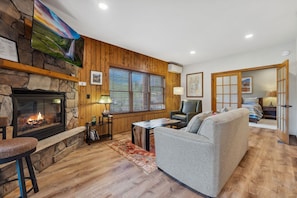 11-web-or-mls-Black Canyon B2-8