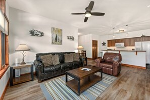 F2 Deluxe Living Room W/Kitchen View