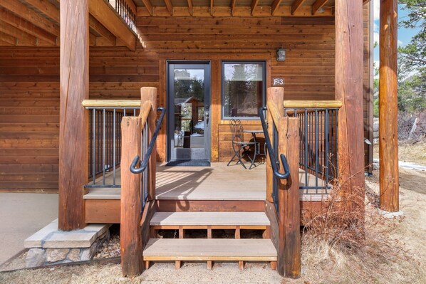F3 Outdoor View & Patio