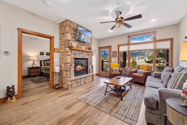 F7 Luxury Living Room