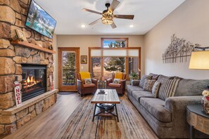 F7 Luxury Living Room