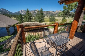 H4 Luxury Patio