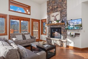 J2 Luxury Living Room