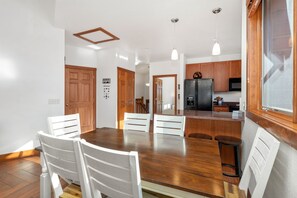 J2 Luxury Dining Room