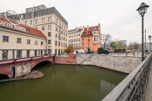Property Building | Book Now with RENTUJEMY.COM