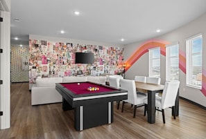 Spielezimmer