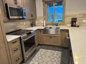 Fully equipped kitchen