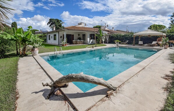 pool