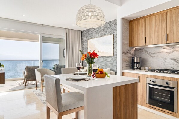 Stylish decorated with a fully functional kitchen