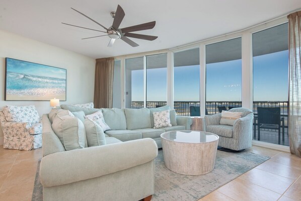 C1004 Living Room