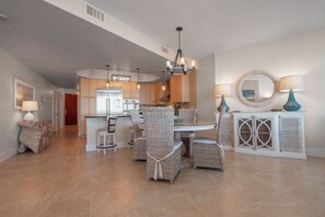 C1004 Dining Room