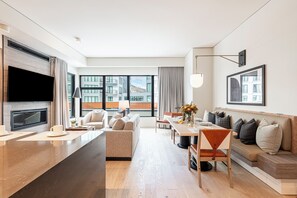 Luxurious and comfortable with plenty of natural light