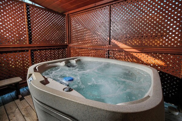 Indoor spa tub