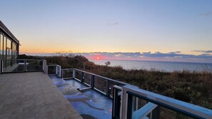 Lounge / Balcony