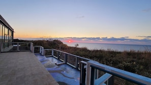 Lounge / Balcony