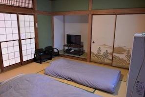 1st floor Japanese-style room 3 mats
