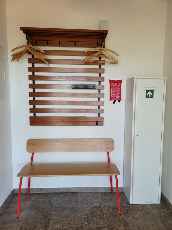 Bergblick, Wohnküche & Workation-Garderobe