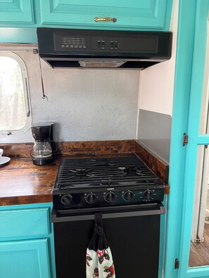 Gas stove
