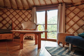 Yurt (3)