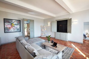 Living room (1)
