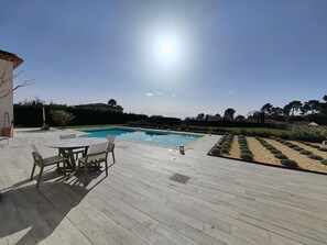 Villa La Lumineuse Swimming pool and view 