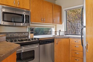 Fully equipped kitchen