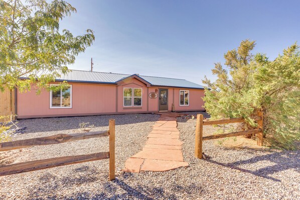 Bluff Vacation Rental | 2BR | 2BA | Half Step Required | 1,300 Sq Ft