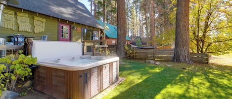Tahoe Vista Vacation Rental | Studio | 1BA | 3 Steps to Enter | 385 Sq Ft