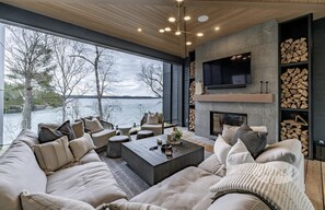 Muskoka Room &amp; Fireplace