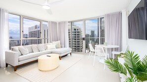 When natural light meets cozy living space
