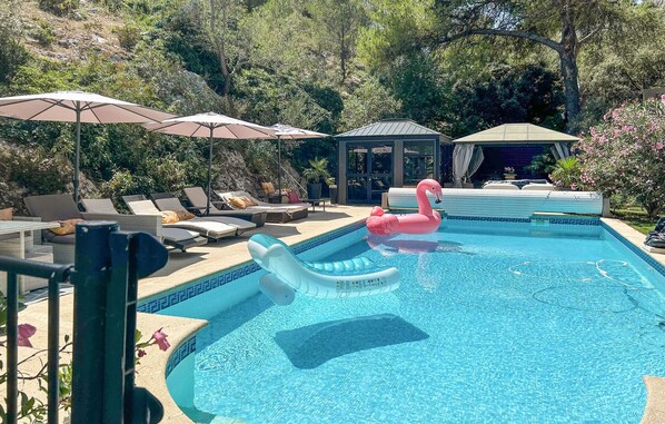 pool