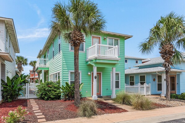 Welcome to Seashell Escape--a 3 BR/3.5 bath home in Village Walk!