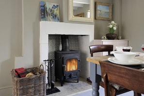 Archway House Dining Room - StayCotswold