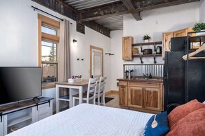 Kitchenette and dining area for two