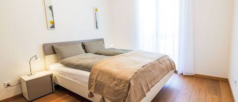 Furniture, Property, Building, Comfort, Wood, Window, Bed Frame, Interior Design, Floor